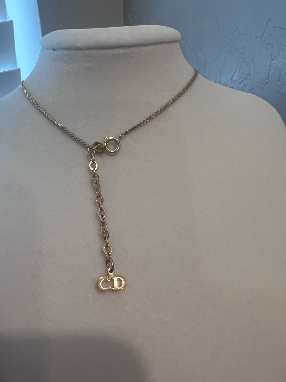 Dior Gold Circular Pendant Necklace - Picture 4 of 7